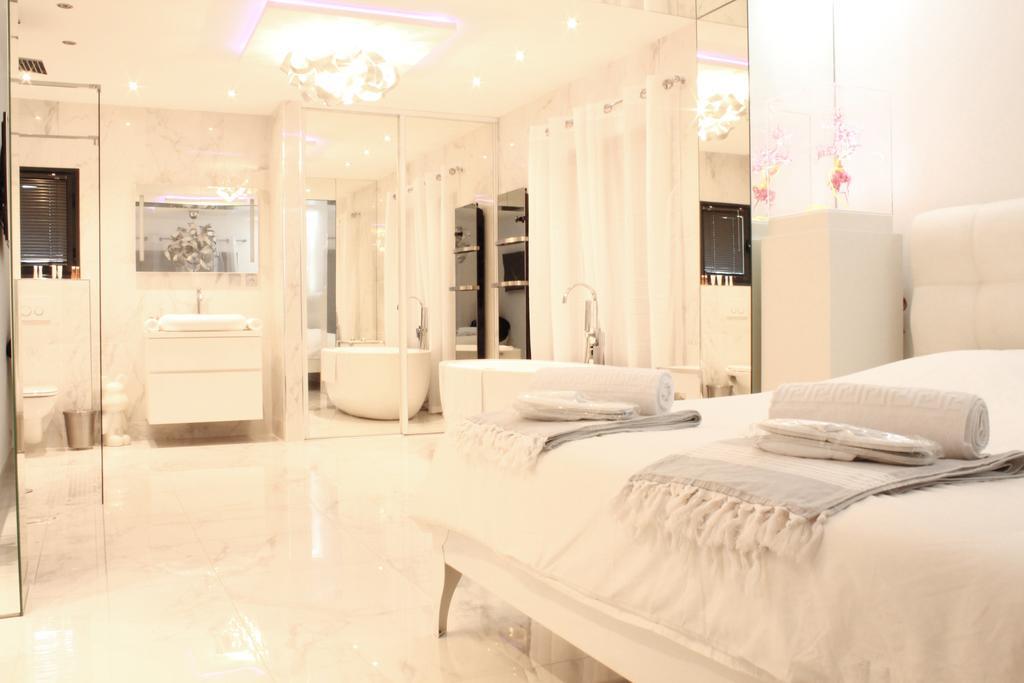 Shangtasia Luxury Art Room Grimaud Buitenkant foto