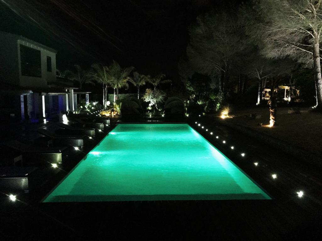 Shangtasia Luxury Art Room Grimaud Buitenkant foto