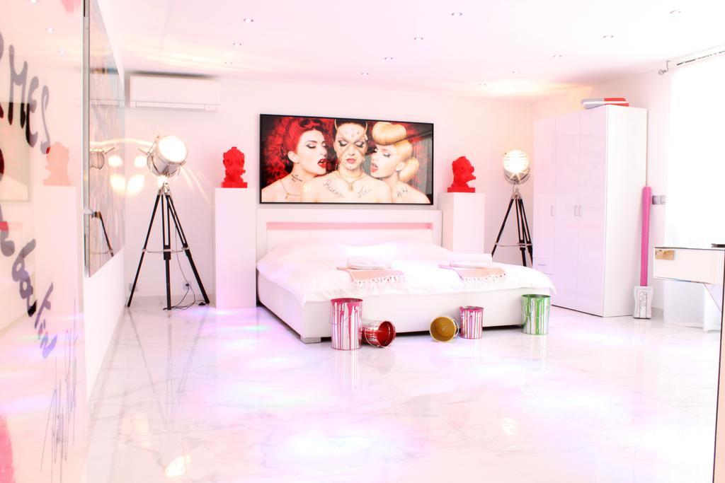 Shangtasia Luxury Art Room Grimaud Buitenkant foto